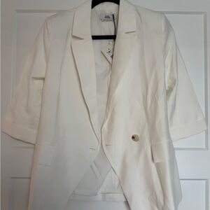 white half sleeve blazer